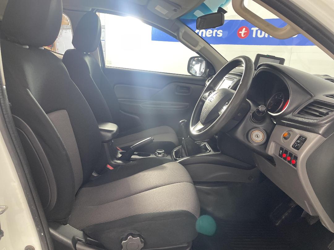 Photo '16' of Mitsubishi Triton Photo '16' of Mitsubishi Triton