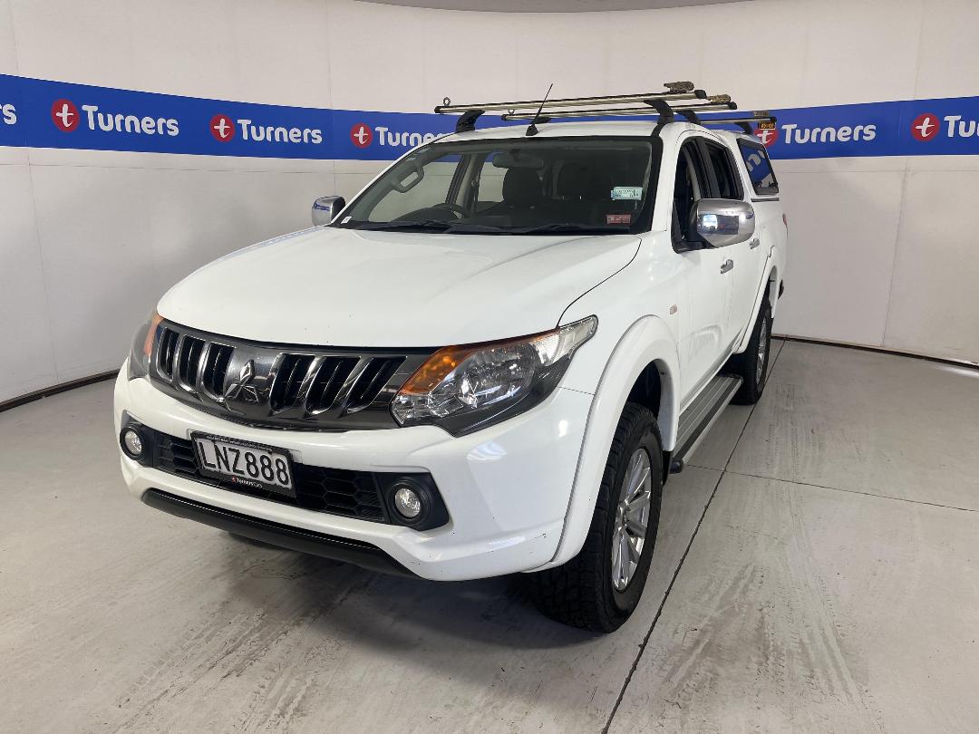 Photo '4' of Mitsubishi Triton