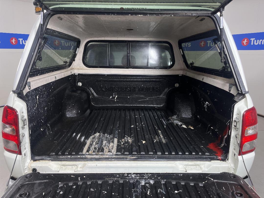 Photo '14' of Mitsubishi Triton