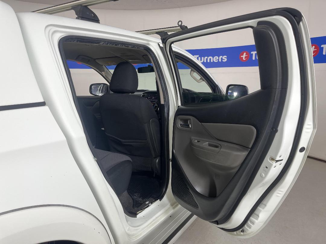 Photo '19' of Mitsubishi Triton