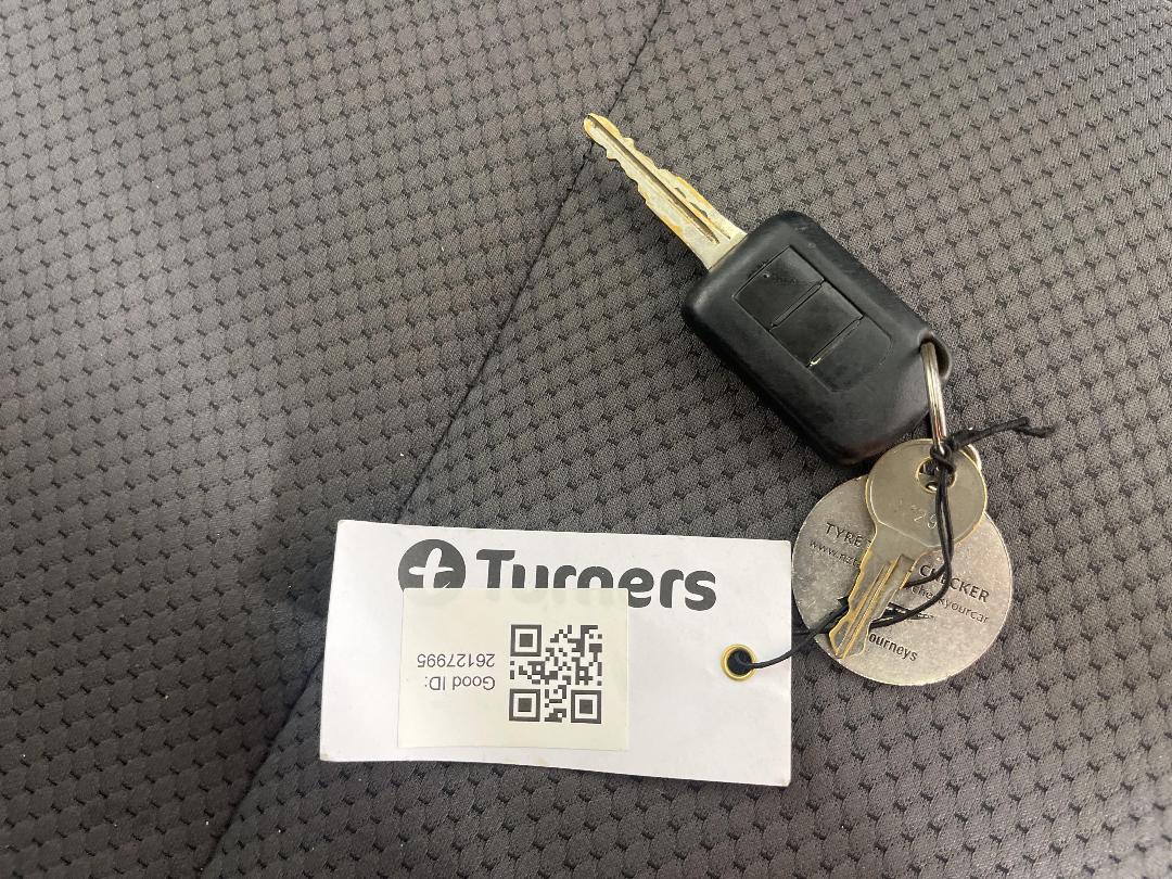 Photo '22' of Mitsubishi Triton