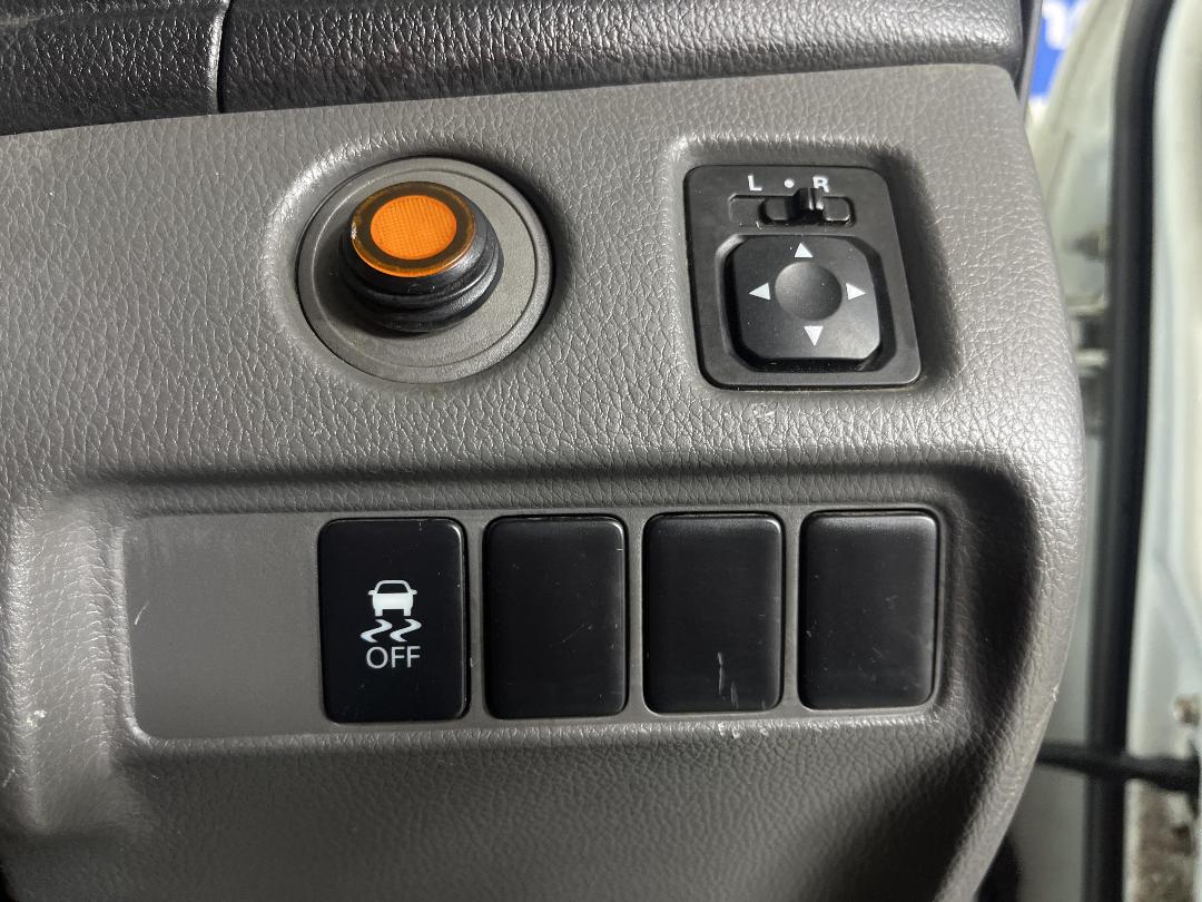 Photo '25' of Mitsubishi Triton