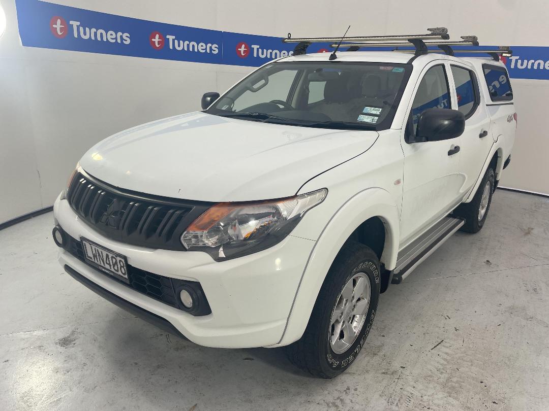 Photo '4' of Mitsubishi Triton