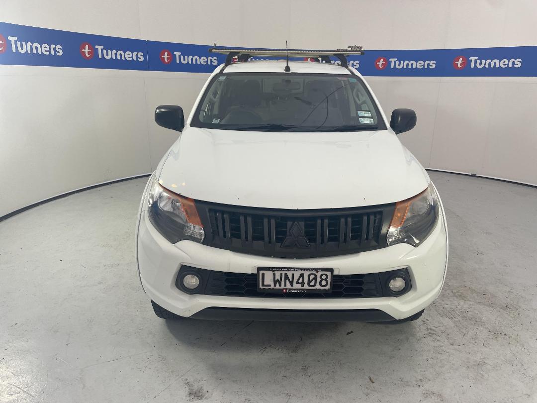 Photo '2' of Mitsubishi Triton