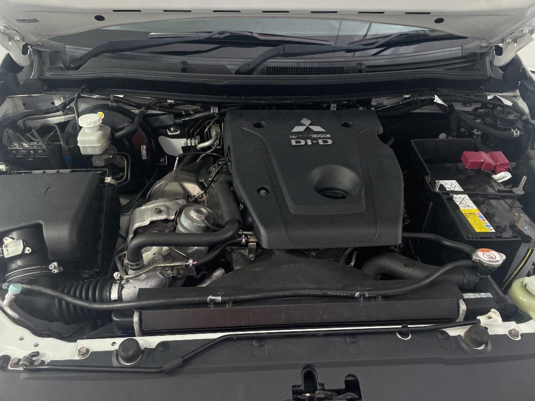 Photo '13' of Mitsubishi Triton