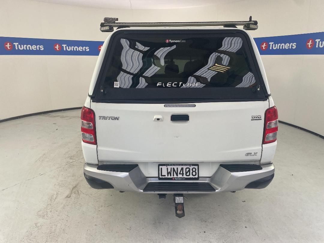 Photo '6' of Mitsubishi Triton