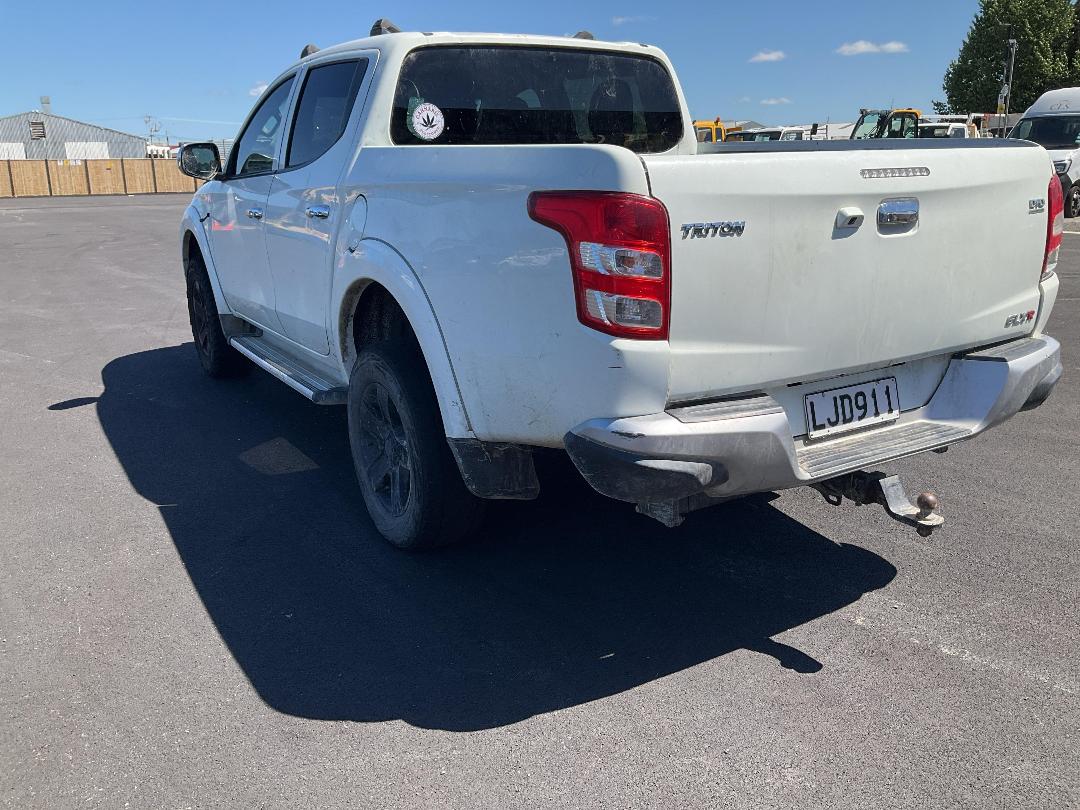 Photo '5' of Mitsubishi Triton DC Glxr 5AT