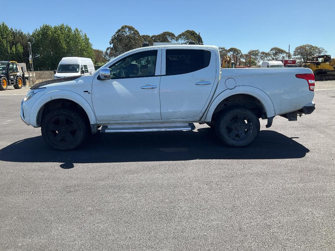 Photo '6' of Mitsubishi Triton DC Glxr 5AT