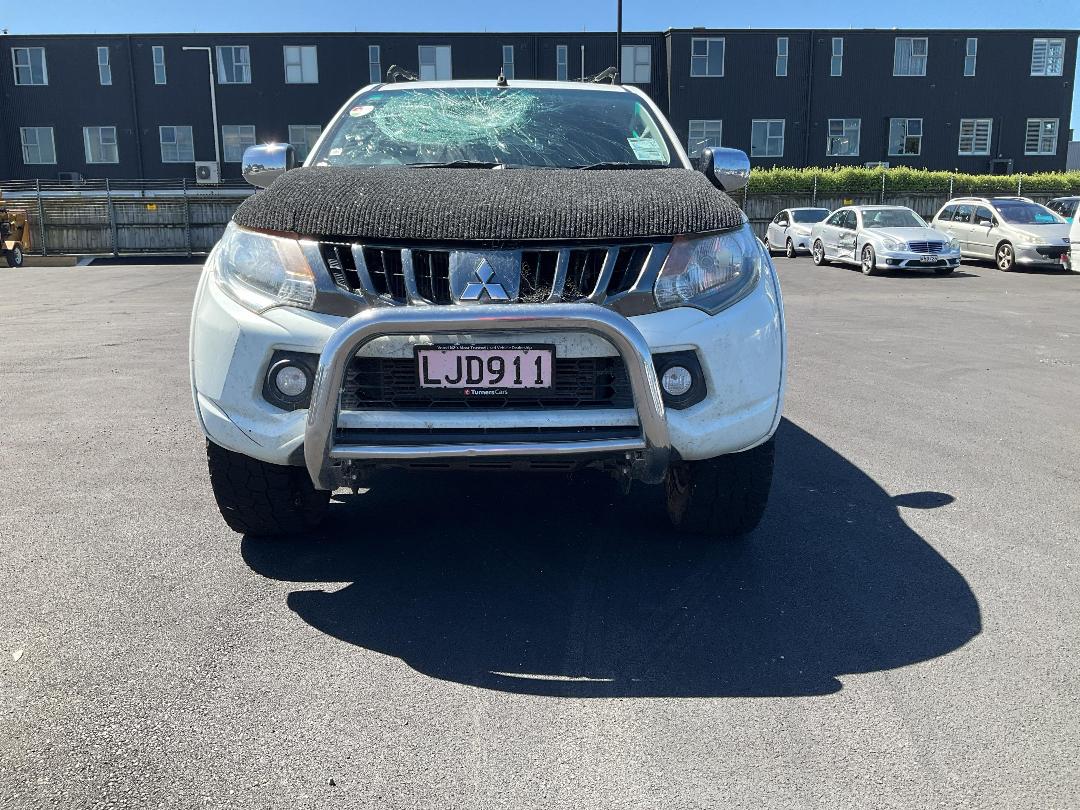 Photo '8' of Mitsubishi Triton DC Glxr 5AT