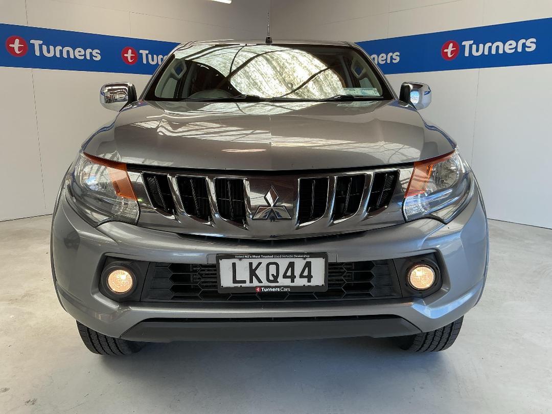 Photo '2' of Mitsubishi Triton