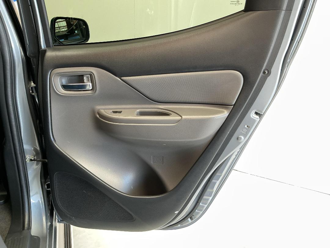 Photo '19' of Mitsubishi Triton