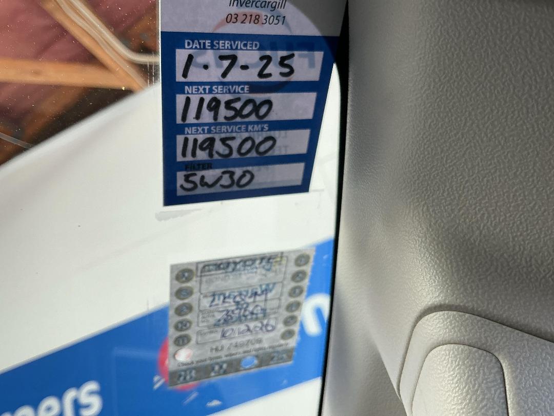 Photo '24' of Mitsubishi Triton