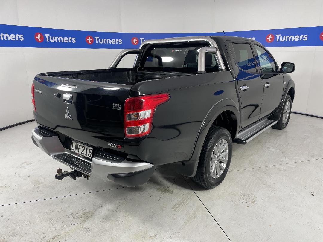 Photo '7' of Mitsubishi Triton