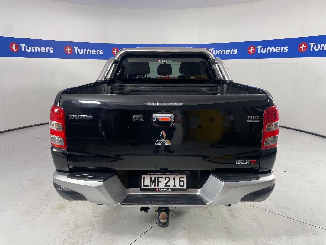 Photo '6' of Mitsubishi Triton