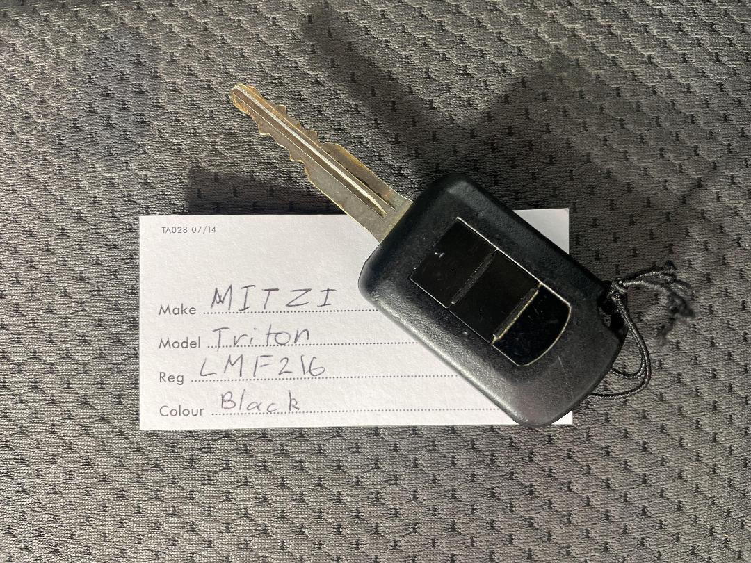 Photo '22' of Mitsubishi Triton