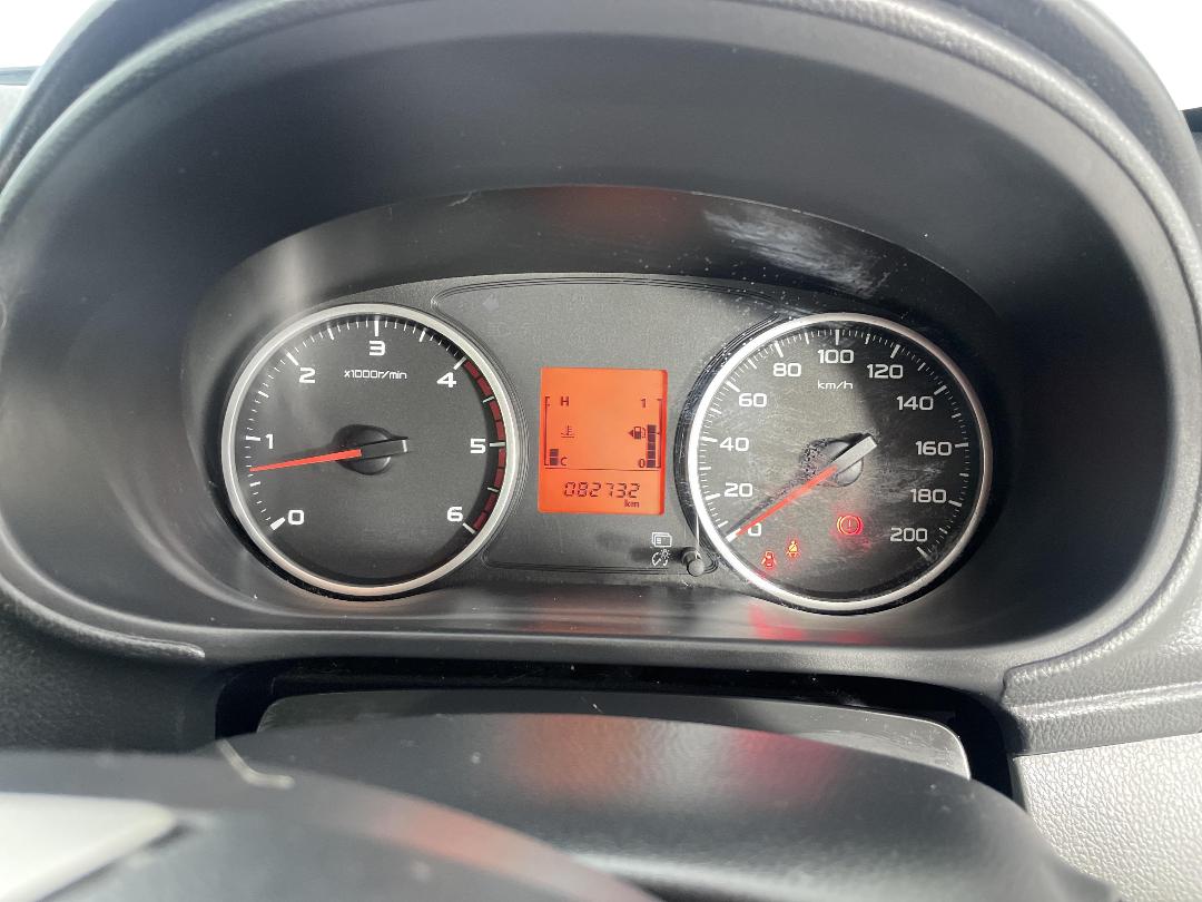 Photo '21' of Mitsubishi Triton