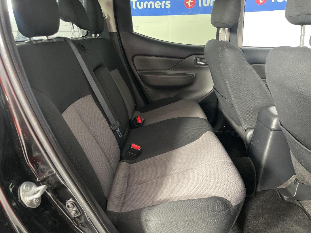 Photo '20' of Mitsubishi Triton