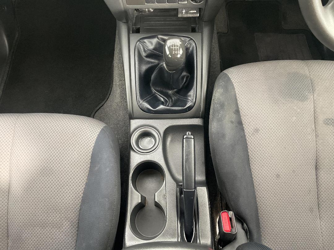 Photo '18' of Mitsubishi Triton