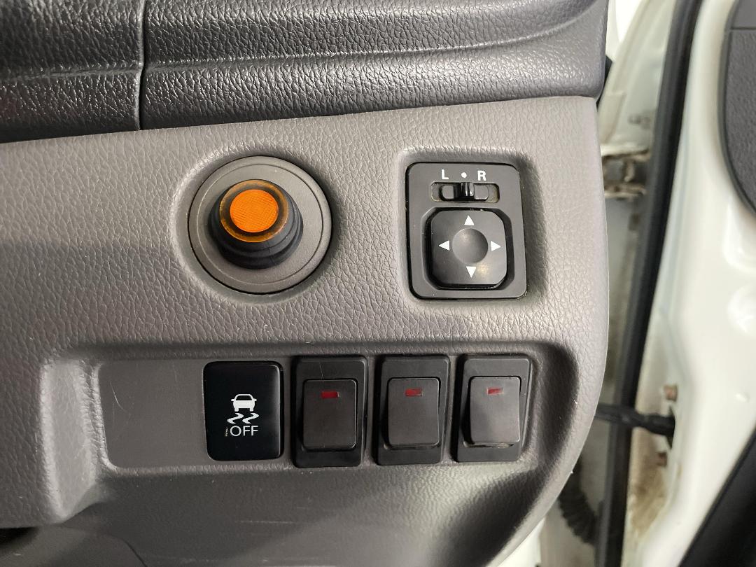 Photo '22' of Mitsubishi Triton