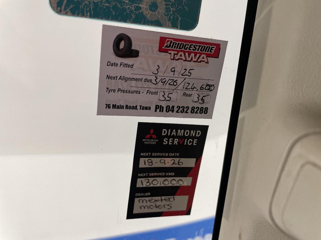 Photo '32' of Mitsubishi Triton