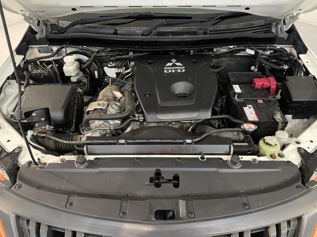 Photo '13' of Mitsubishi Triton