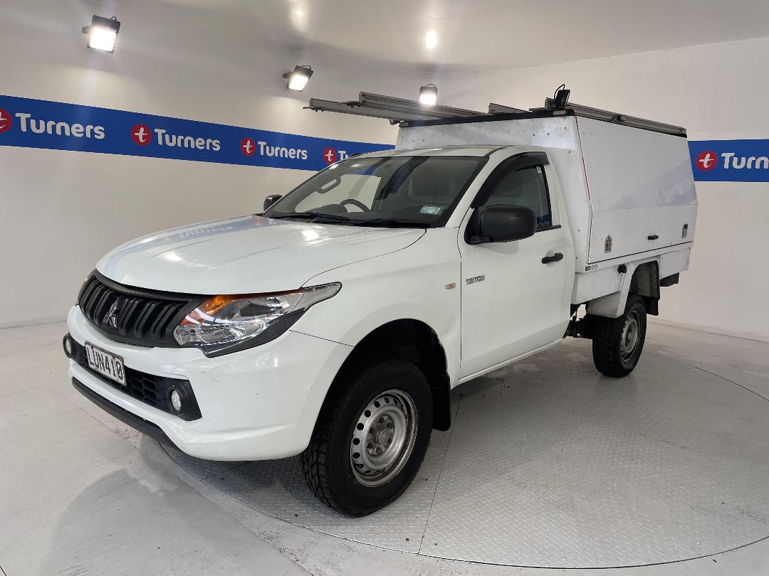 Photo '4' of Mitsubishi Triton