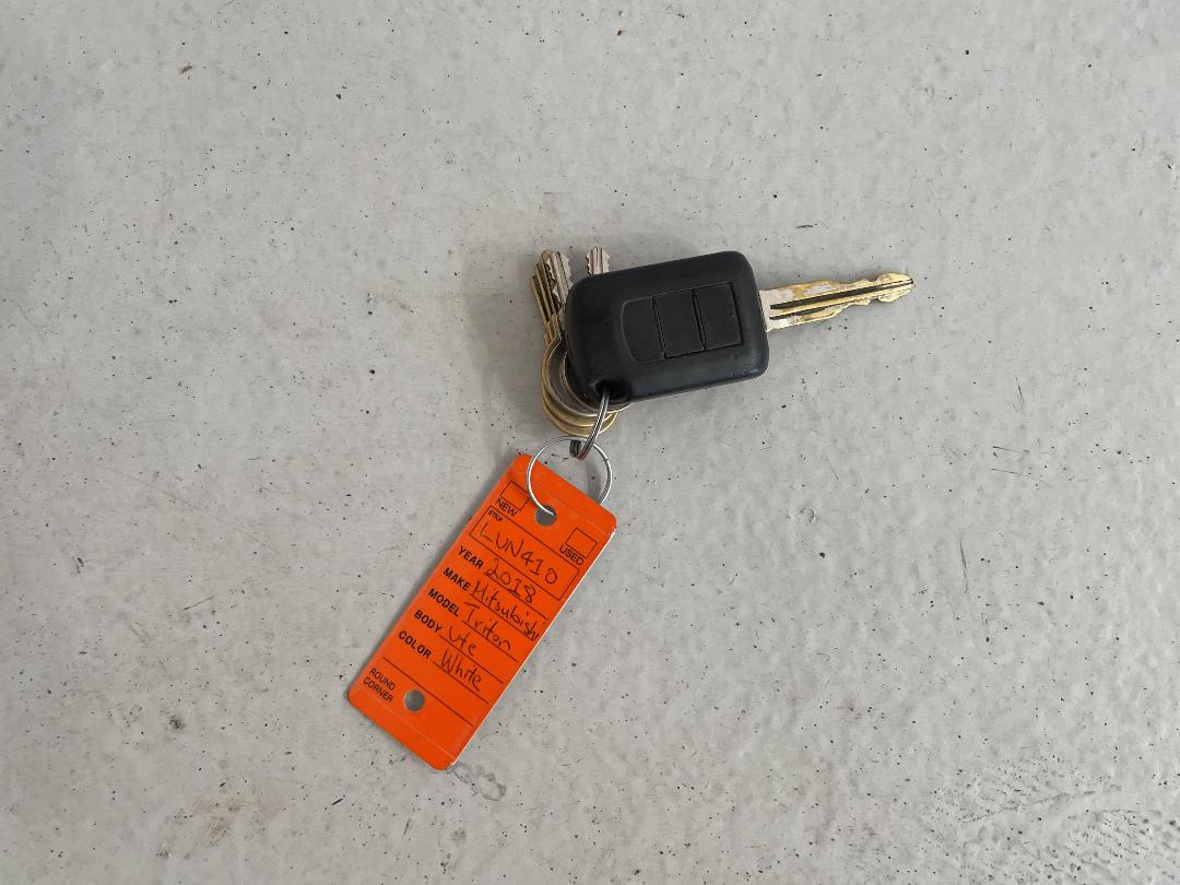 Photo '20' of Mitsubishi Triton