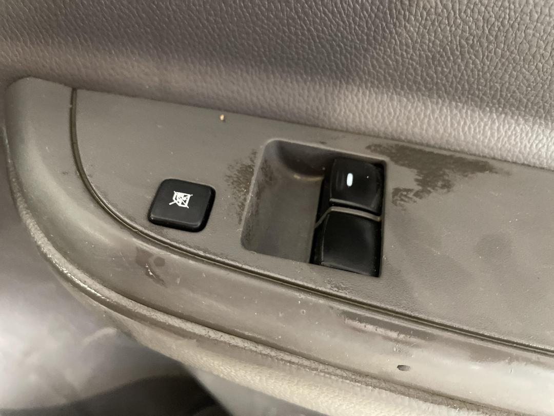 Photo '21' of Mitsubishi Triton