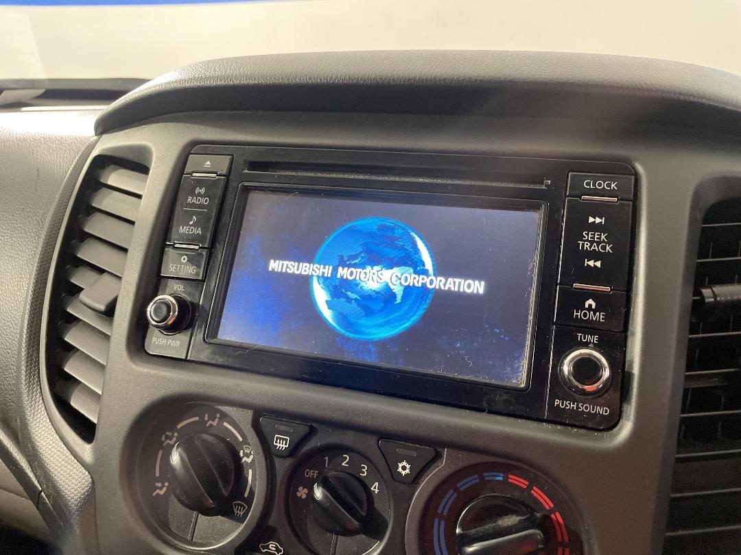 Photo '26' of Mitsubishi Triton