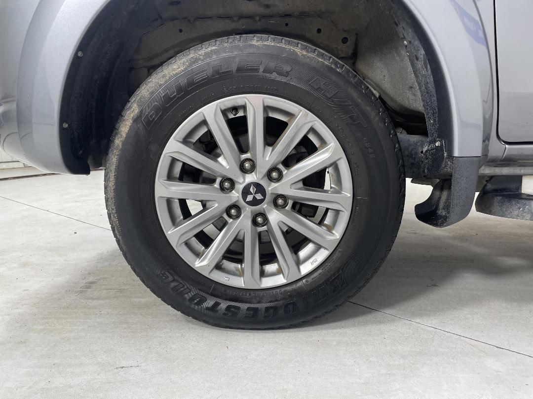 Photo '10' of Mitsubishi Triton Photo '10' of Mitsubishi Triton