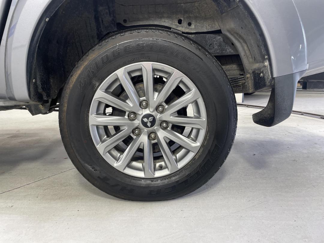 Photo '11' of Mitsubishi Triton Photo '11' of Mitsubishi Triton