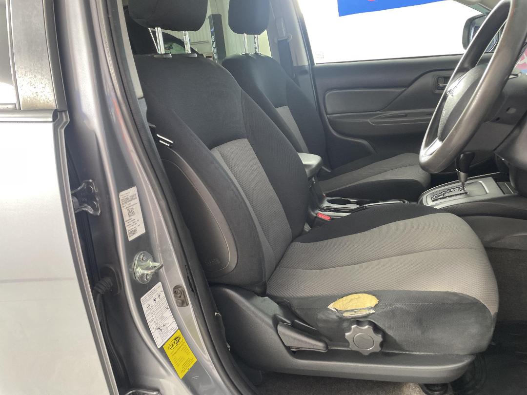 Photo '16' of Mitsubishi Triton Photo '16' of Mitsubishi Triton