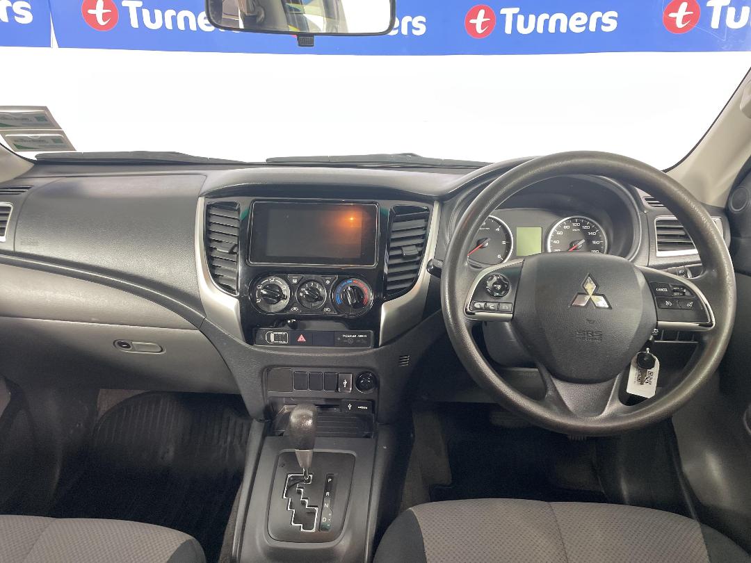 Photo '17' of Mitsubishi Triton Photo '17' of Mitsubishi Triton