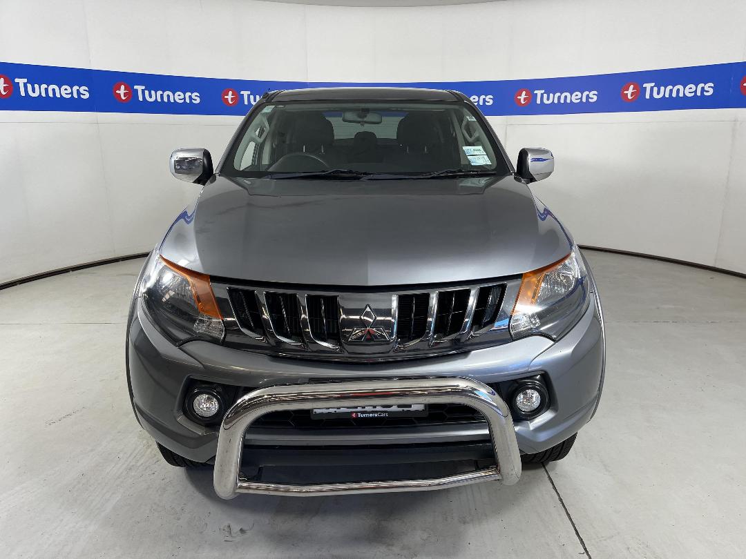 Photo '2' of Mitsubishi Triton