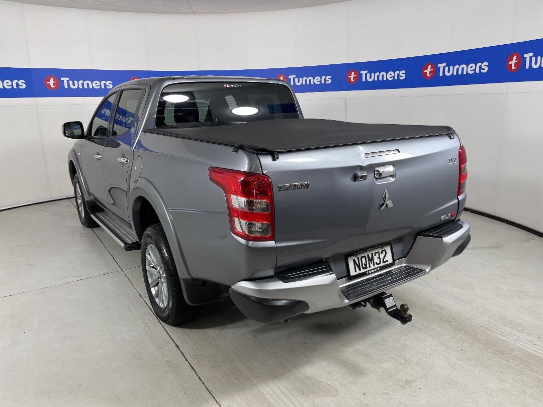 Photo '5' of Mitsubishi Triton