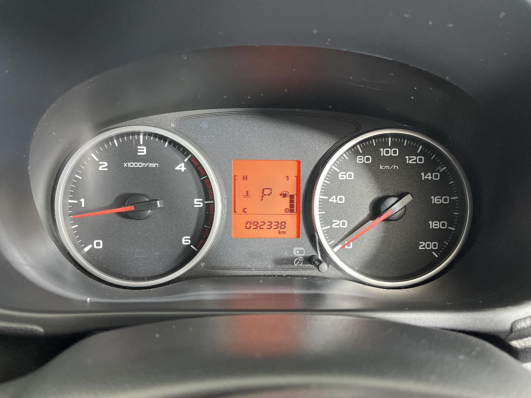 Photo '21' of Mitsubishi Triton