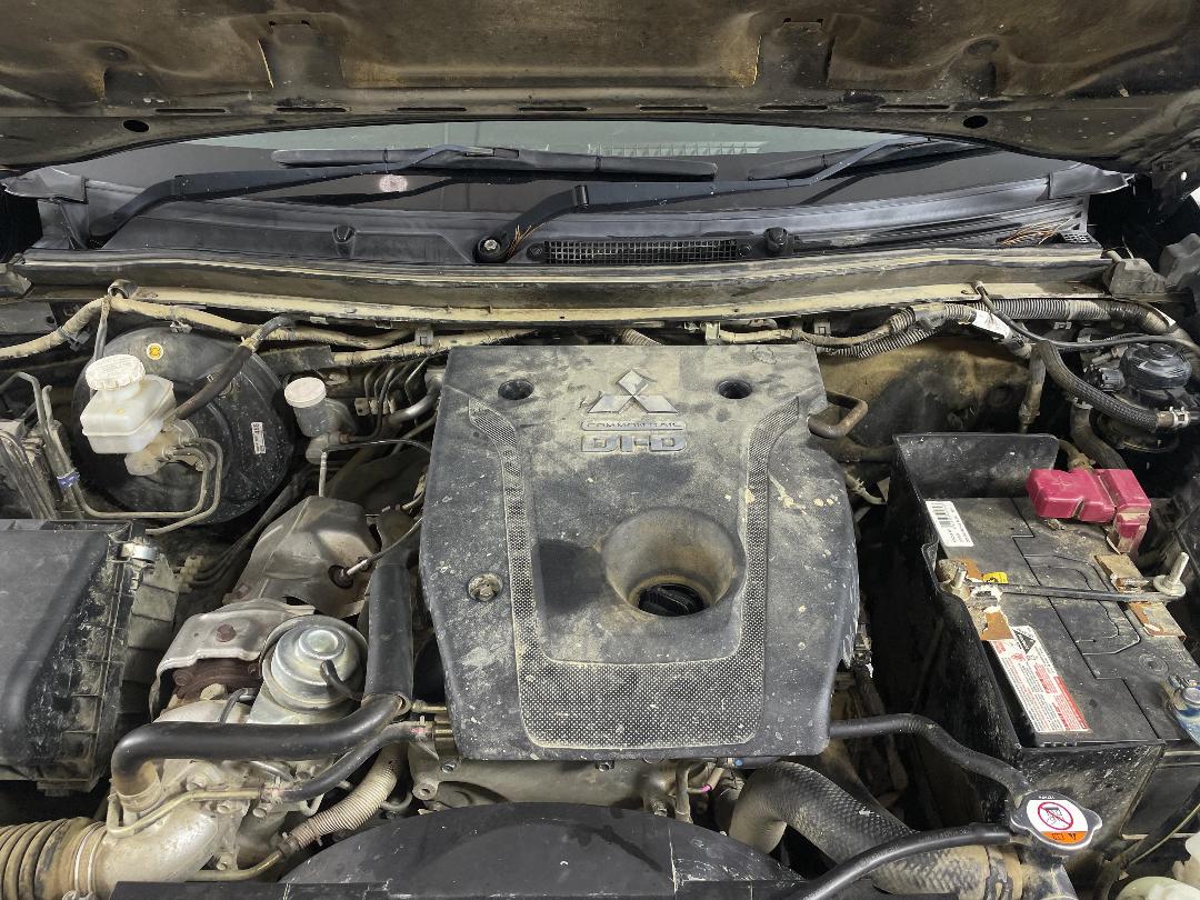 Photo '13' of Mitsubishi Triton