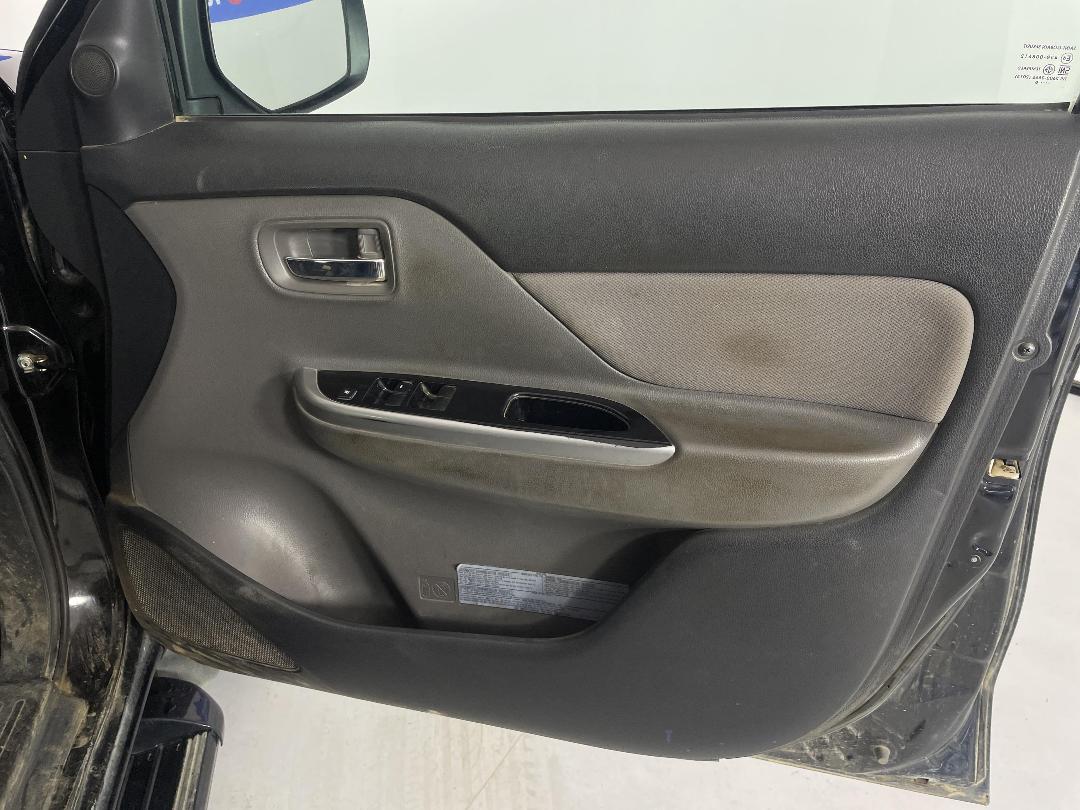 Photo '15' of Mitsubishi Triton