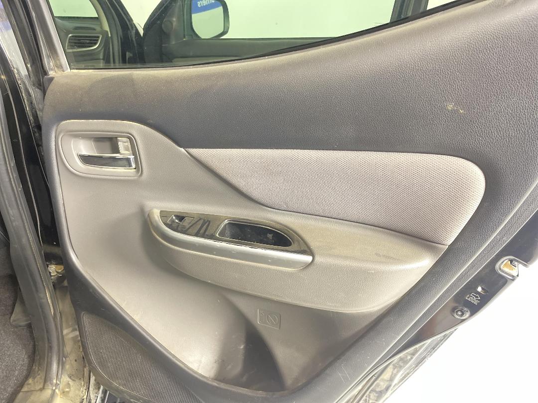 Photo '19' of Mitsubishi Triton