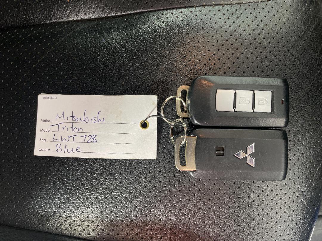 Photo '22' of Mitsubishi Triton