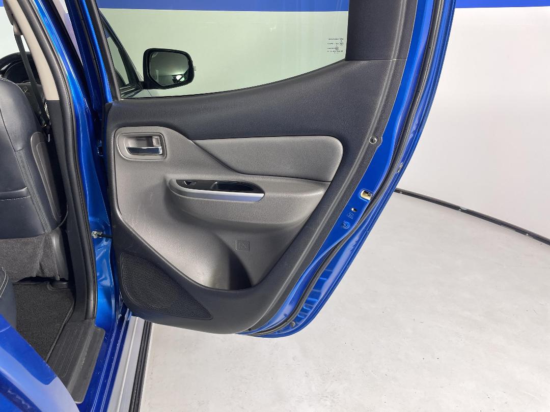 Photo '19' of Mitsubishi Triton