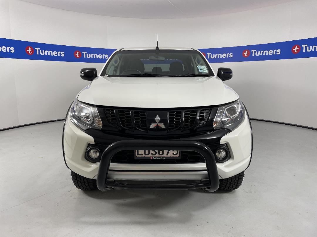 Photo '2' of Mitsubishi Triton