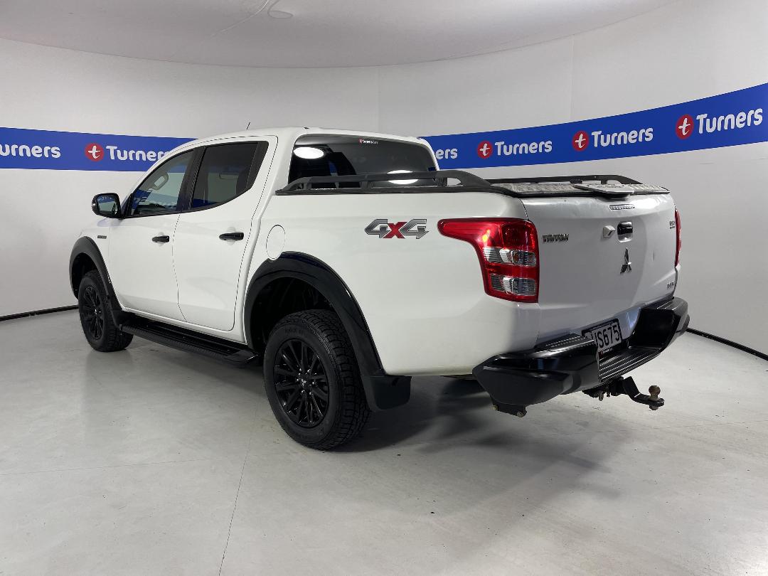 Photo '5' of Mitsubishi Triton