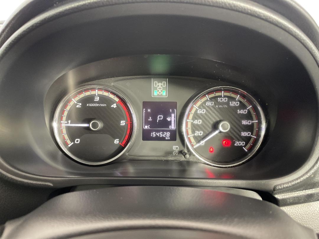 Photo '21' of Mitsubishi Triton