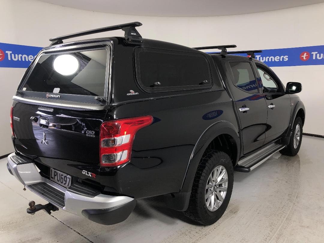 Photo '7' of Mitsubishi Triton