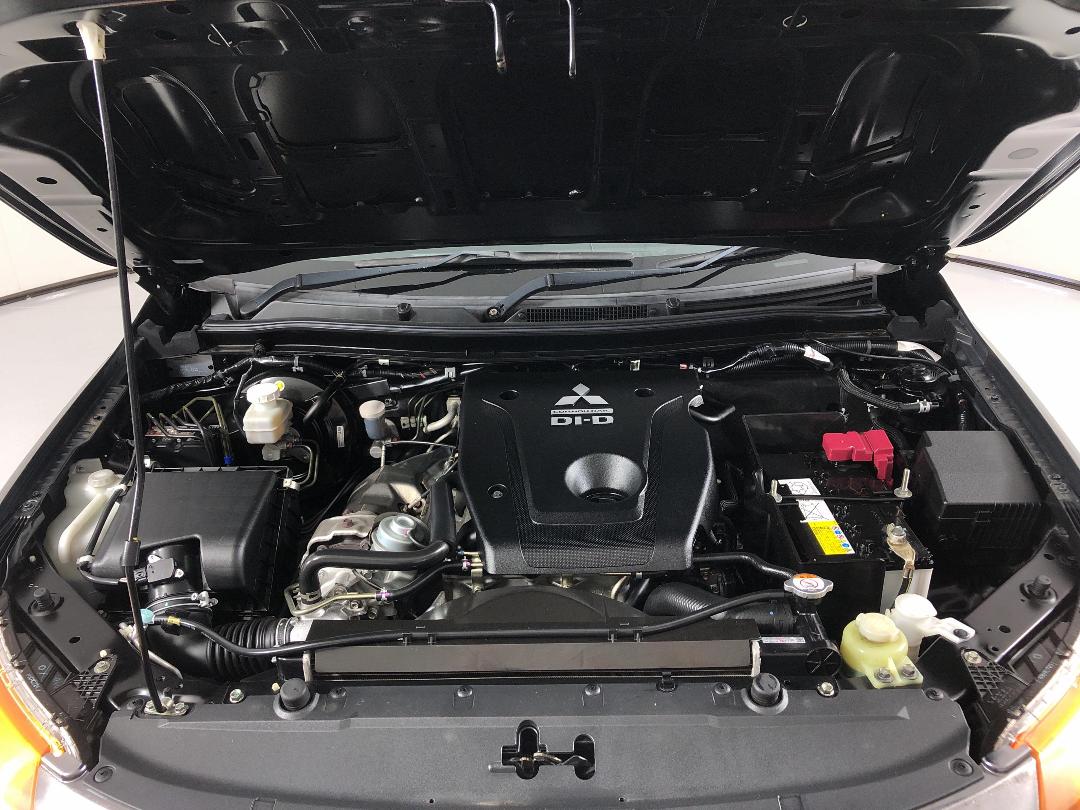 Photo '13' of Mitsubishi Triton