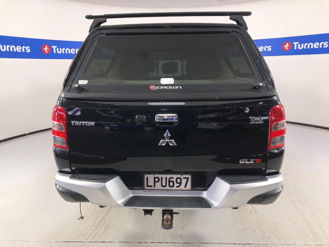 Photo '6' of Mitsubishi Triton