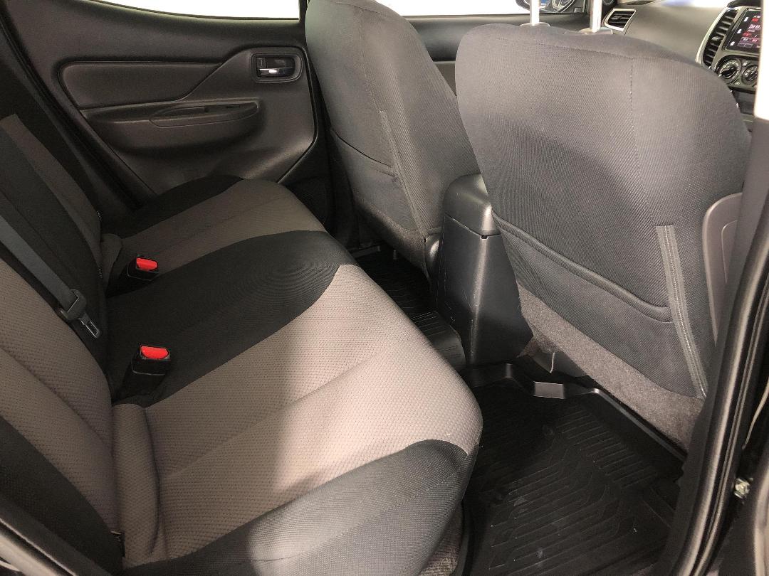 Photo '20' of Mitsubishi Triton