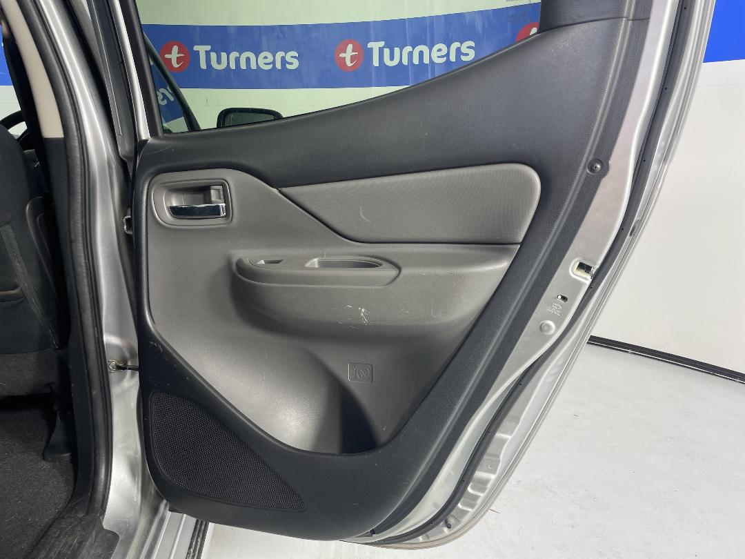 Photo '19' of Mitsubishi Triton Photo '19' of Mitsubishi Triton