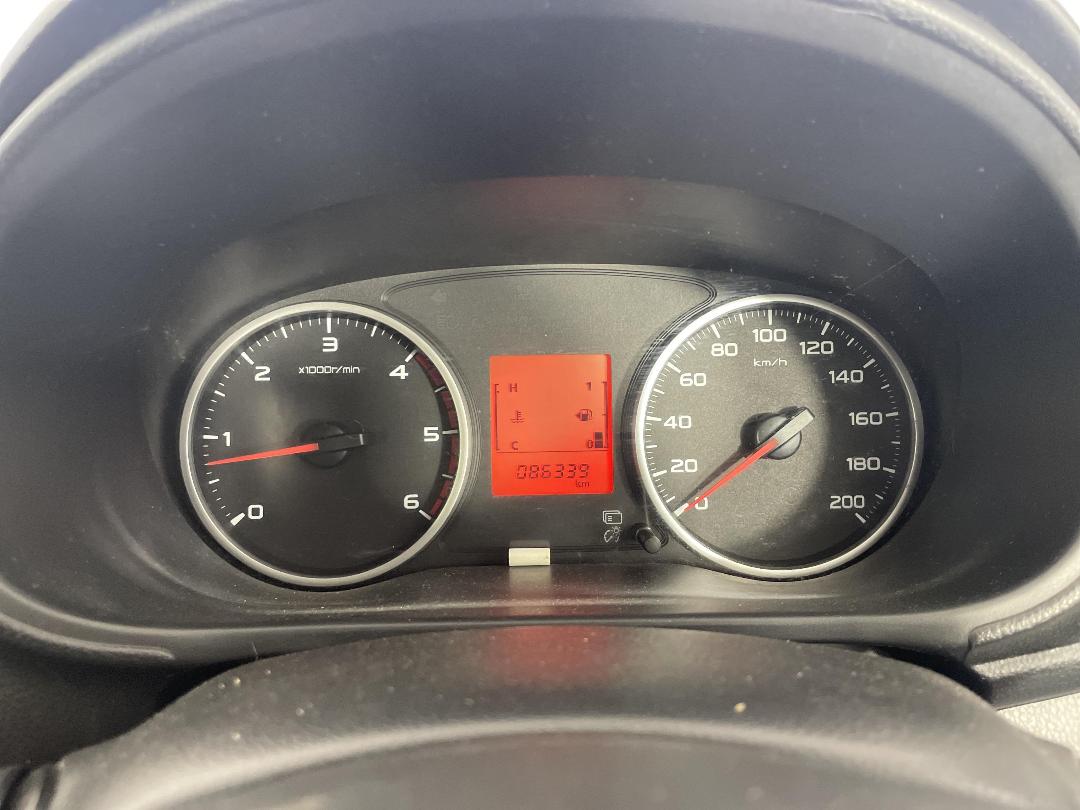 Photo '21' of Mitsubishi Triton Photo '21' of Mitsubishi Triton